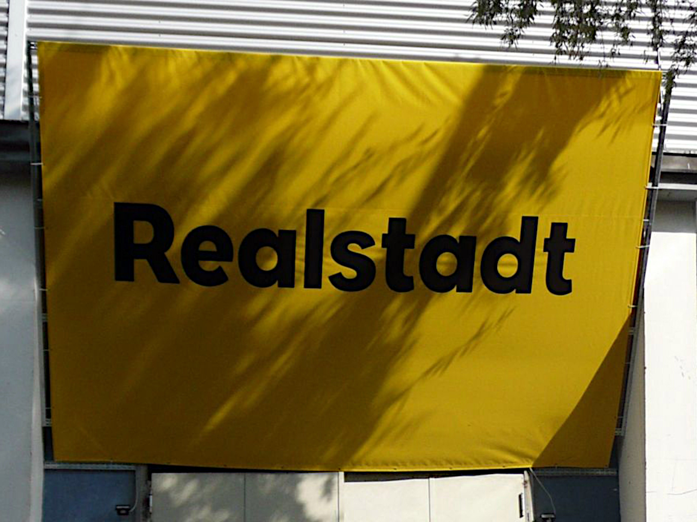 Bild zur Ausstellung "Realstadt - Wünsche als Wirklichkeit" 2010 in Berlin